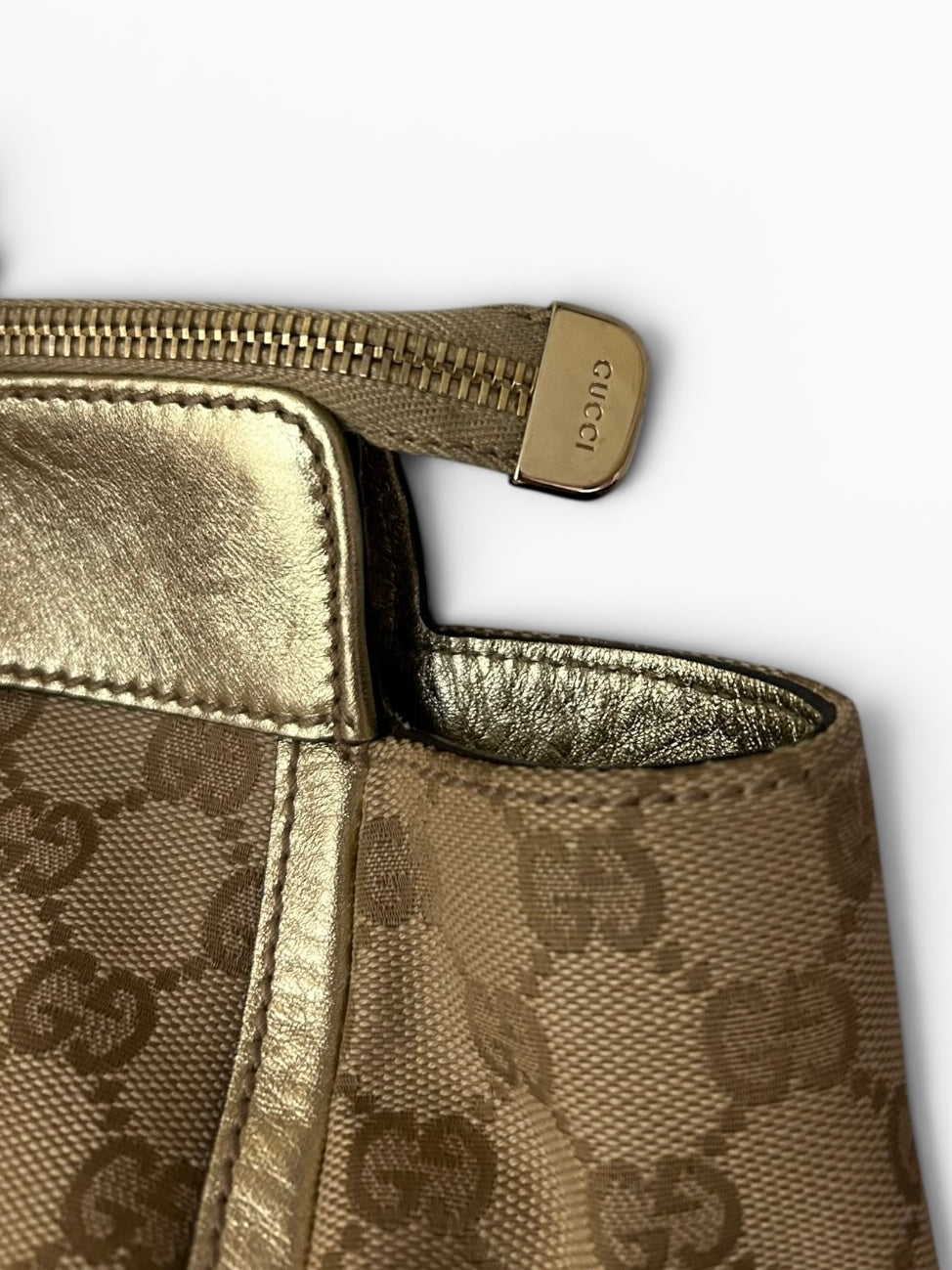 Gucci Abbey Oversized Shoulder Bag