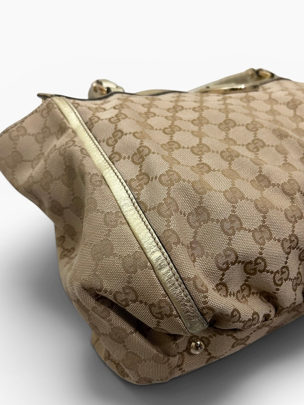 Gucci Abbey Oversized Shoulder Bag